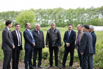 “Aqroservis” ASC-nin İdarə Heyətinin sədri Mehman Veysəlov Lənkəranda vətəndaşları qəbul edib, təsərrüfatlara baş çəkib
