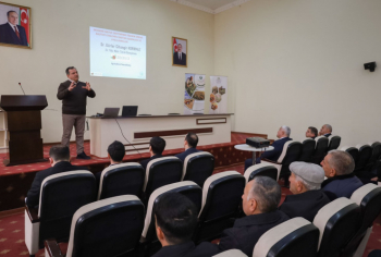 Fermerlərə “İntensiv meyvə bağlarının salınması və idarə olunması texnologiyaları” mövzusunda təlim keçirilib